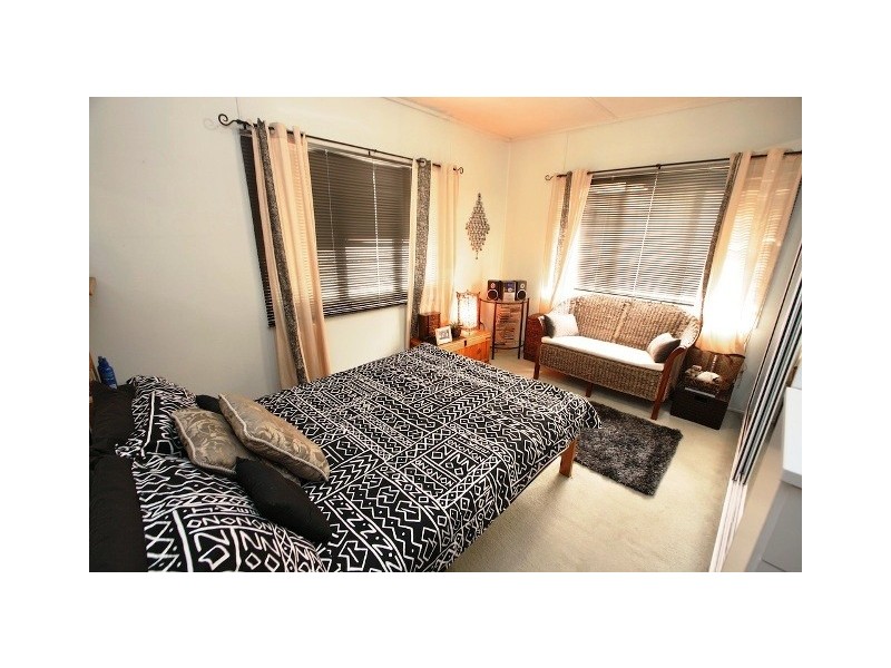 21 Garnet Street, Scarborough QLD 4020