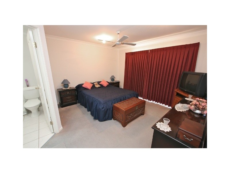 32 Fleetwing Avenue, Newport QLD 4020