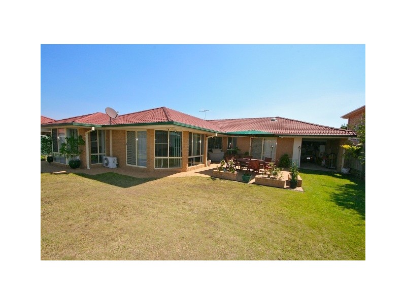 32 Fleetwing Avenue, Newport QLD 4020
