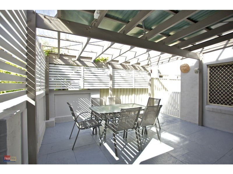 8a Bell Street, Woody Point QLD 4019