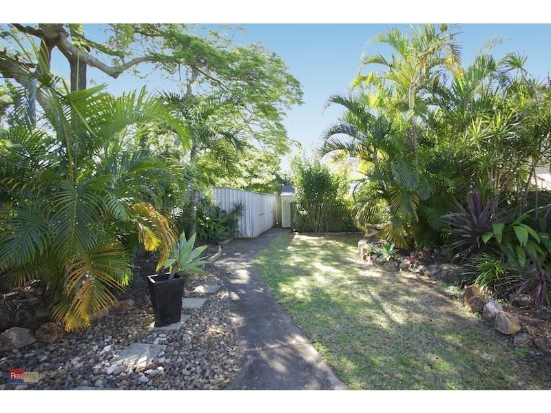 8a Bell Street, Woody Point QLD 4019