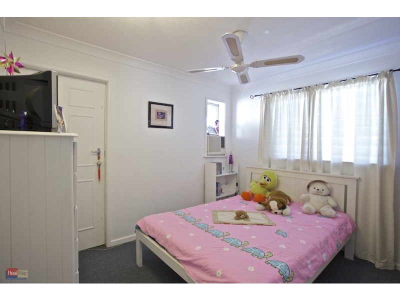 8a Bell Street, Woody Point QLD 4019