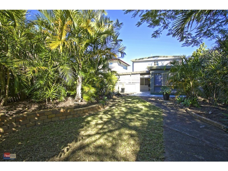 8a Bell Street, Woody Point QLD 4019