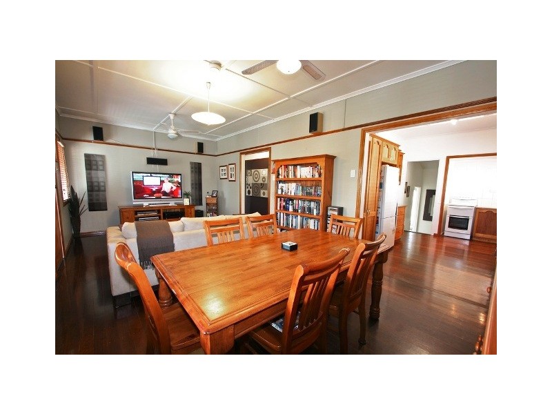 12 Lucas Street, Scarborough QLD 4020