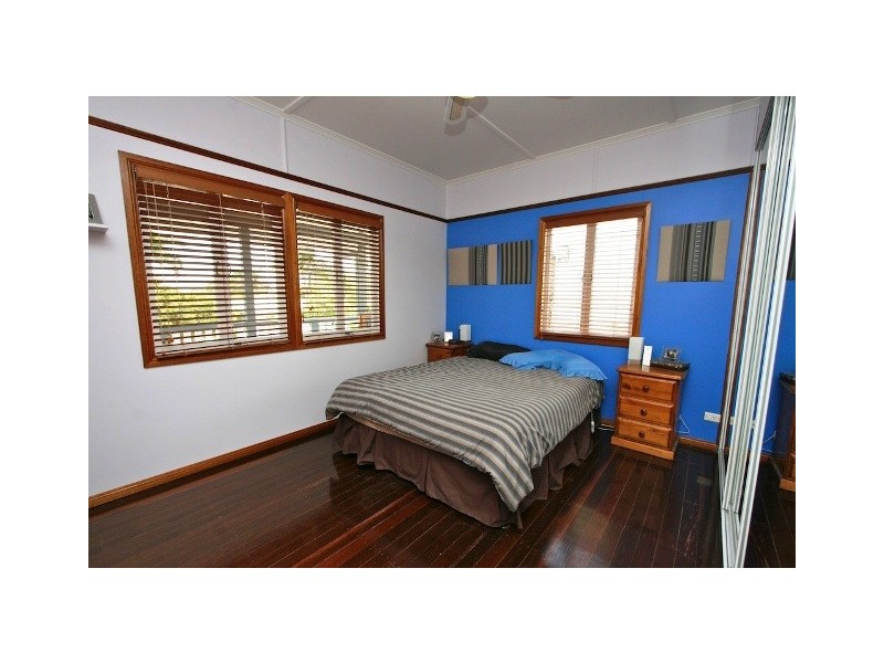 12 Lucas Street, Scarborough QLD 4020