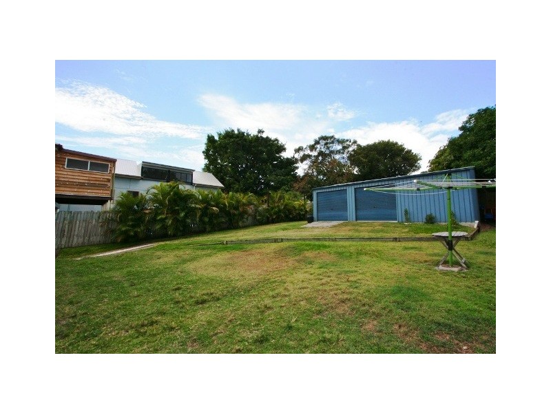 12 Lucas Street, Scarborough QLD 4020
