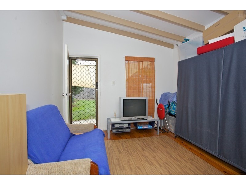 6 Ettie Street, Redcliffe QLD 4020