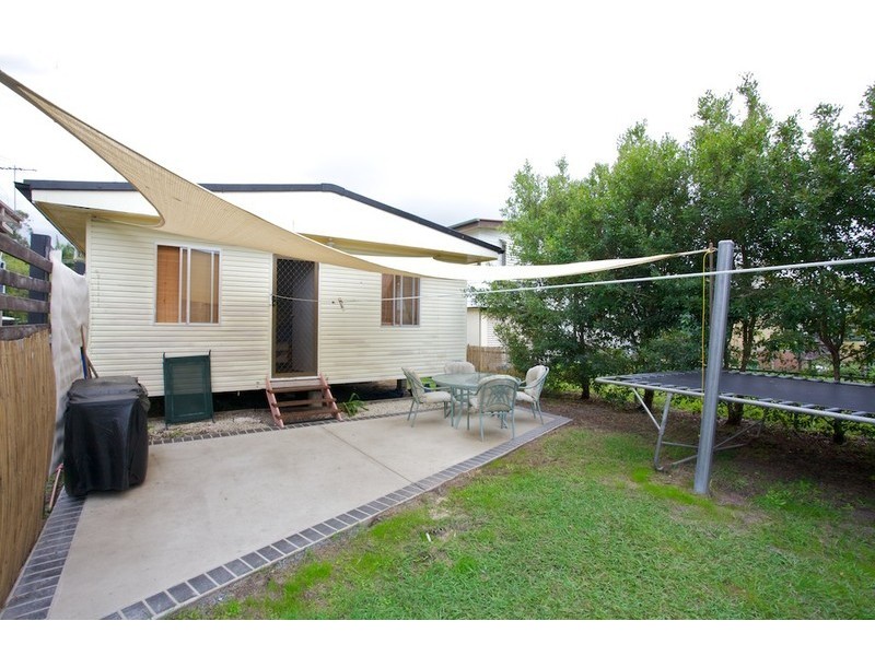 6 Ettie Street, Redcliffe QLD 4020