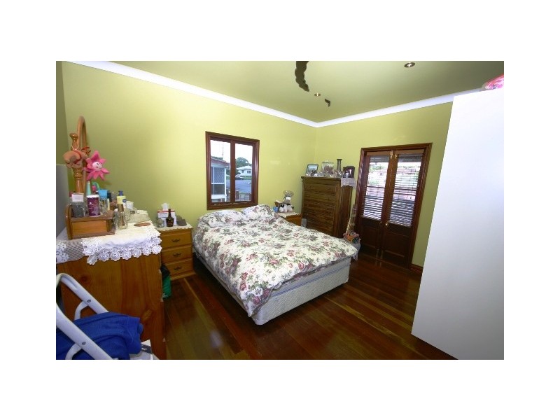 33 Knight Street, Redcliffe QLD 4020