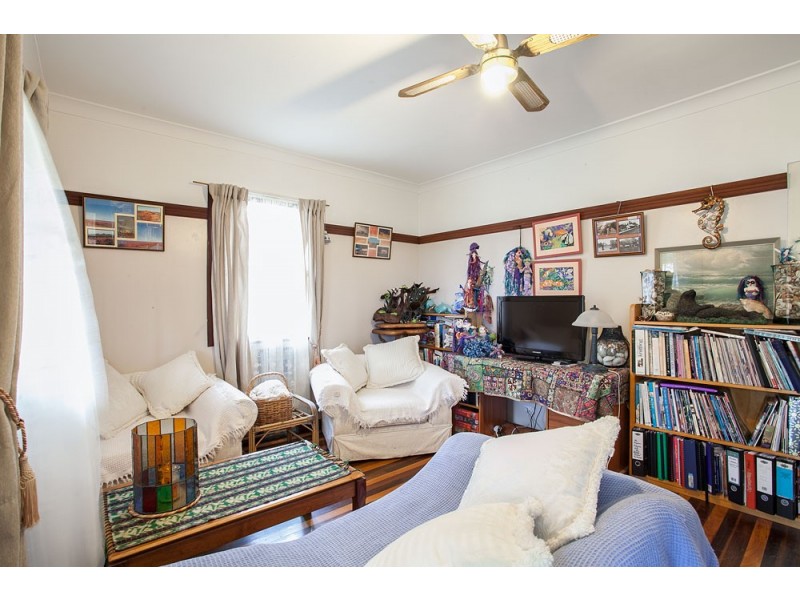 43 Garnet Street, Scarborough QLD 4020