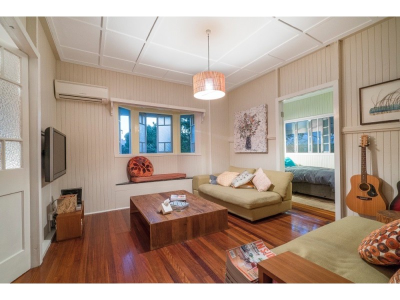 32 Frank Street, Scarborough QLD 4020