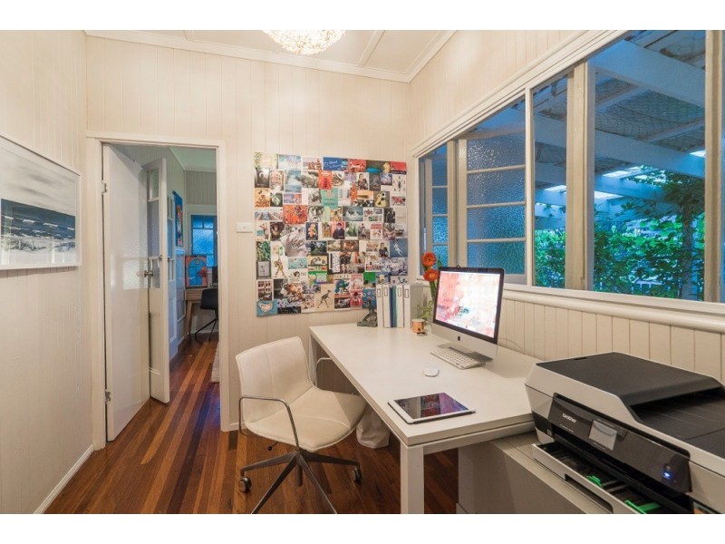 32 Frank Street, Scarborough QLD 4020