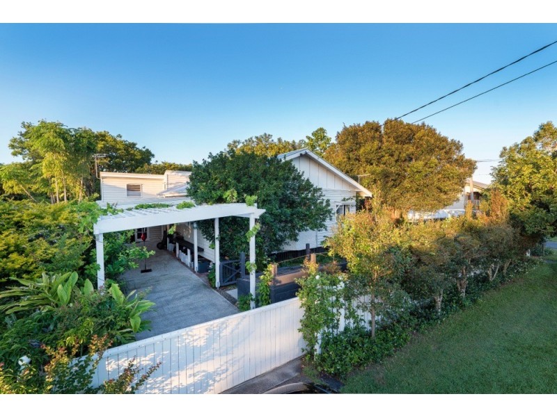 32 Frank Street, Scarborough QLD 4020