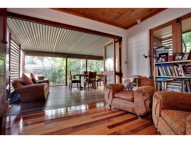 14 Bell Street, Woody Point QLD 4019