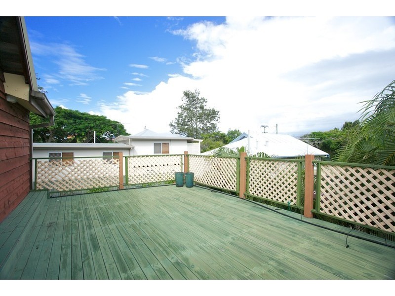 14 Bell Street, Woody Point QLD 4019