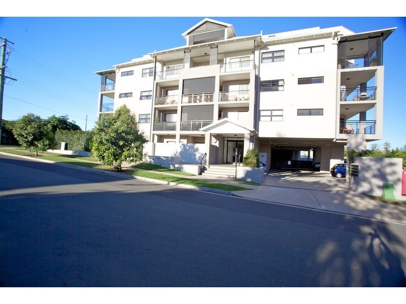 18/5 Rock Street, Scarborough QLD 4020