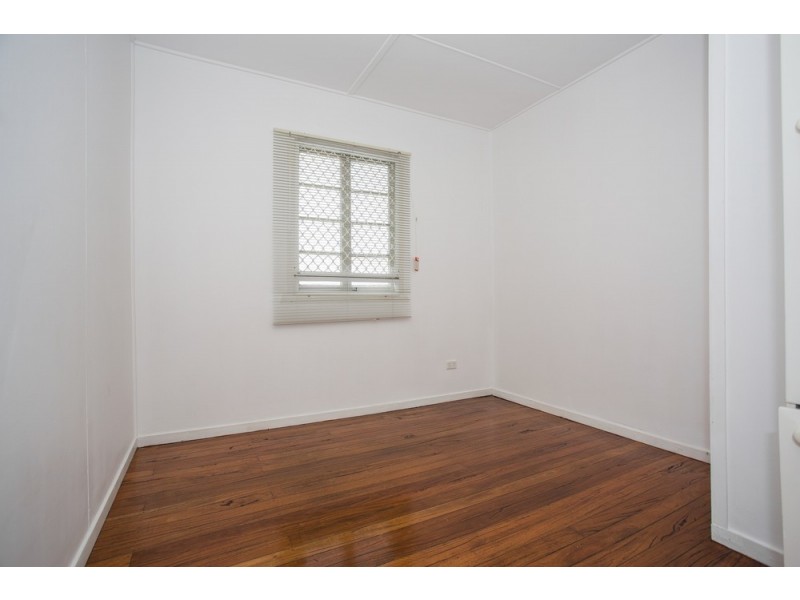 135 Oxley Avenue, Woody Point QLD 4019