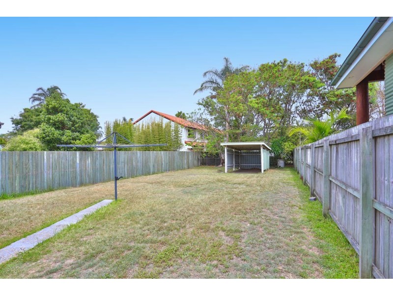135 Oxley Avenue, Woody Point QLD 4019