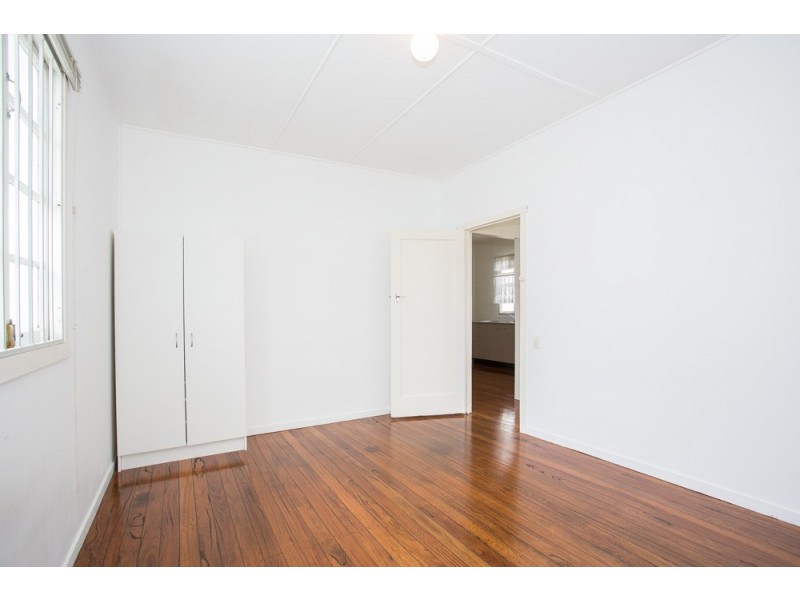 135 Oxley Avenue, Woody Point QLD 4019