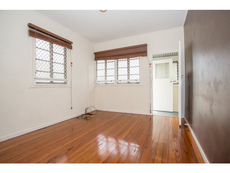 135 Oxley Avenue, Woody Point QLD 4019