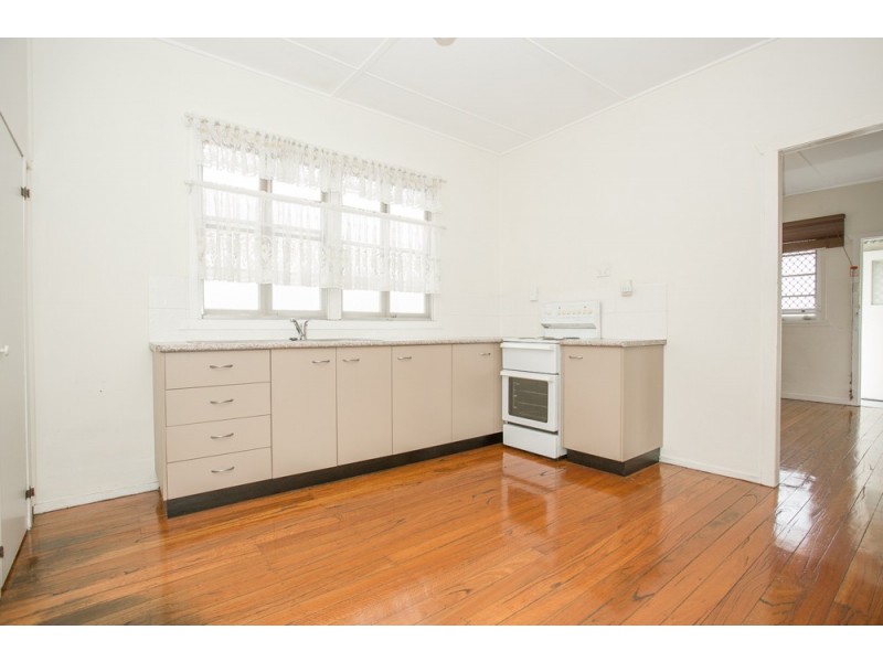 135 Oxley Avenue, Woody Point QLD 4019