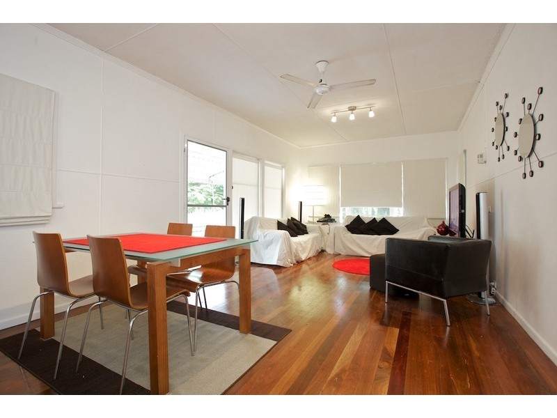 64 Laura Street, Clontarf QLD 4019