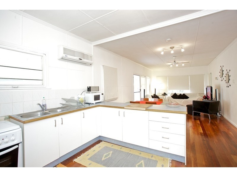 64 Laura Street, Clontarf QLD 4019