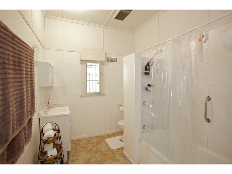 64 Laura Street, Clontarf QLD 4019