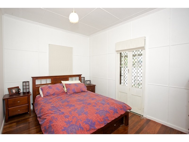 64 Laura Street, Clontarf QLD 4019