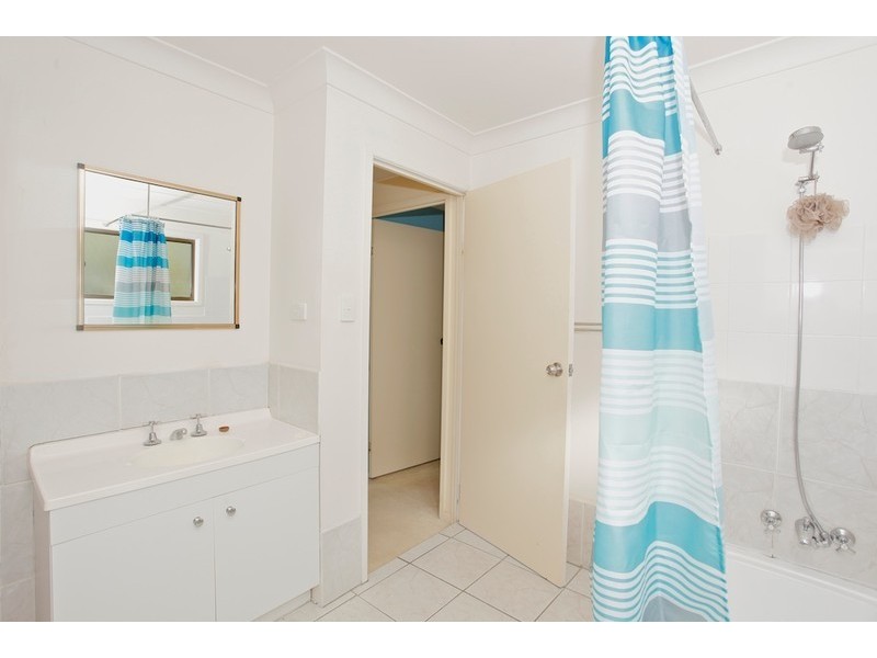 2/25 Annie Street, Woody Point QLD 4019