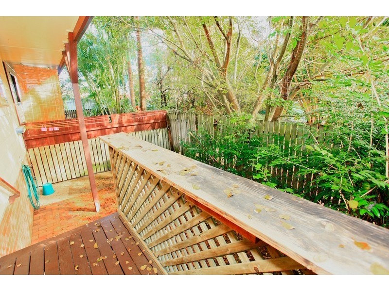 2/25 Annie Street, Woody Point QLD 4019