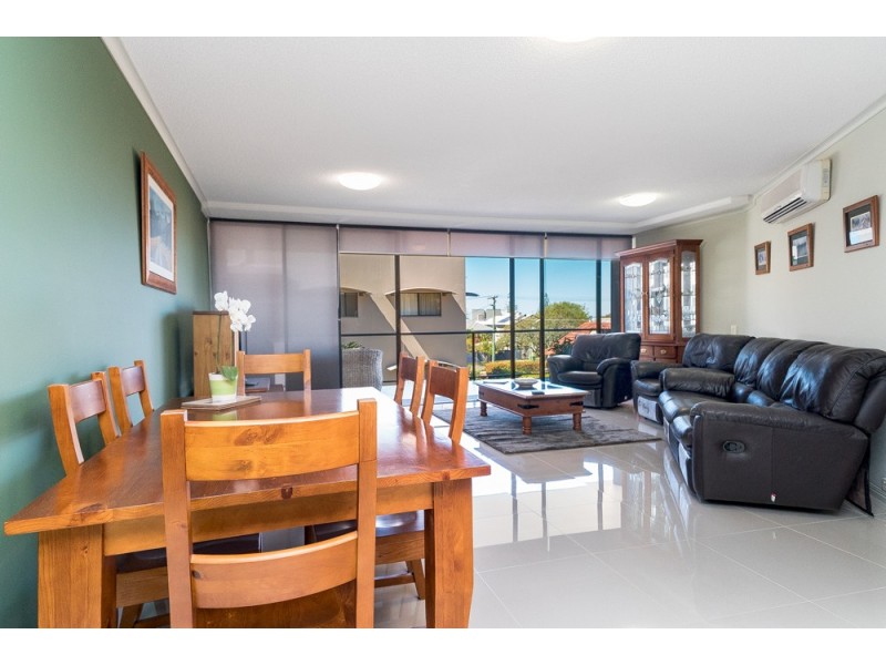 6/51 Landsborough Avenue, Scarborough QLD 4020