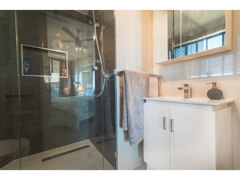 6/51 Landsborough Avenue, Scarborough QLD 4020