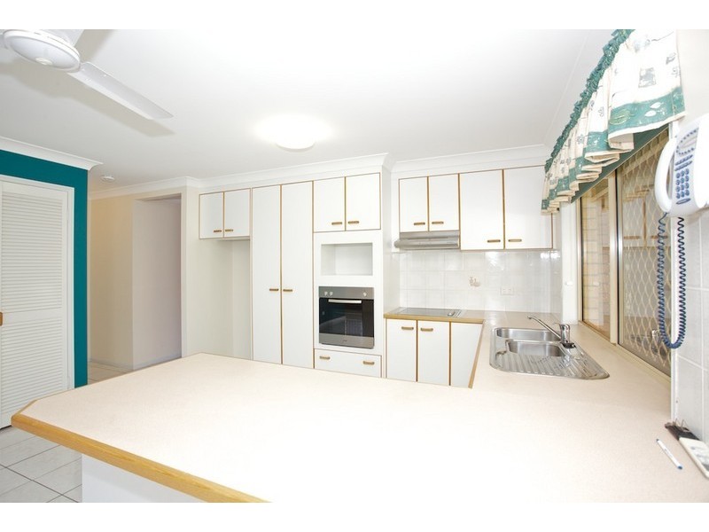 5 Shangri-La Court, Rothwell QLD 4022