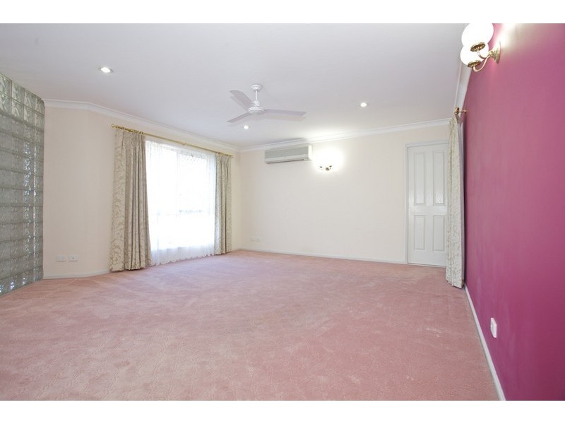 5 Shangri-La Court, Rothwell QLD 4022