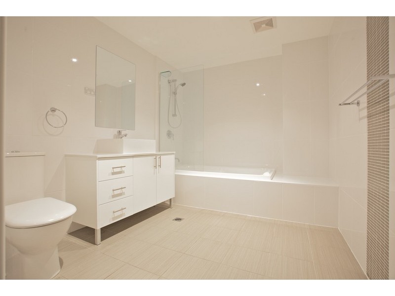 4/83 Marine Parade, Redcliffe QLD 4020