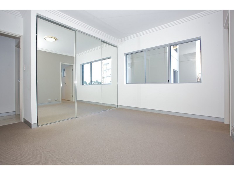 4/83 Marine Parade, Redcliffe QLD 4020