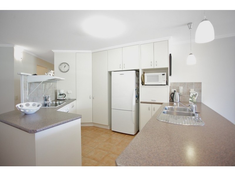1/51 Landsborough Avenue, Scarborough QLD 4020