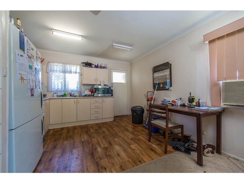 8 Kroll Street, Kippa-ring QLD 4021