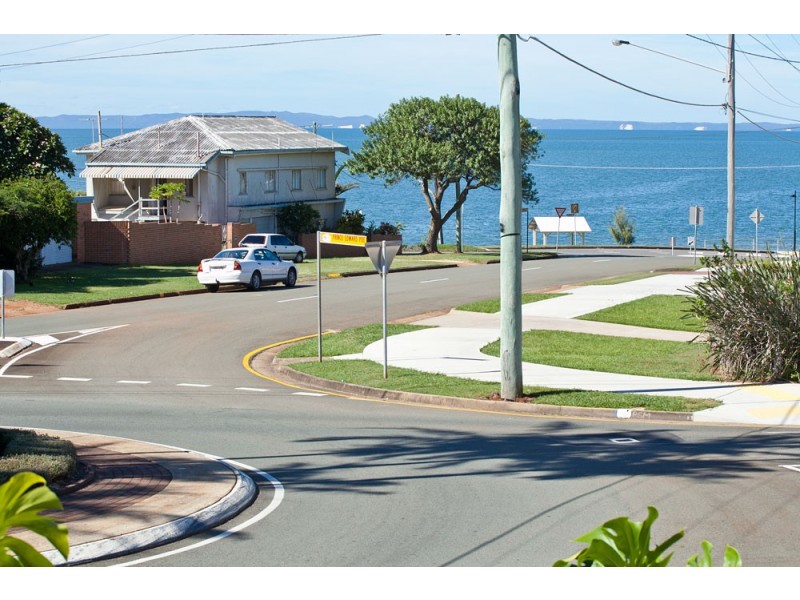 5 Griffith Road, Scarborough QLD 4020