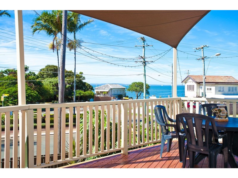 5 Griffith Road, Scarborough QLD 4020
