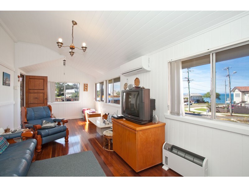 5 Griffith Road, Scarborough QLD 4020