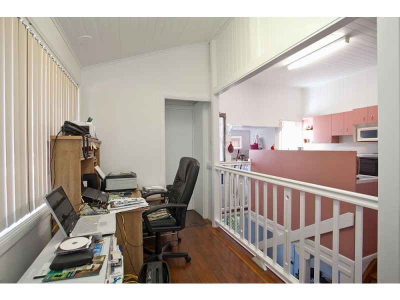 5 Griffith Road, Scarborough QLD 4020