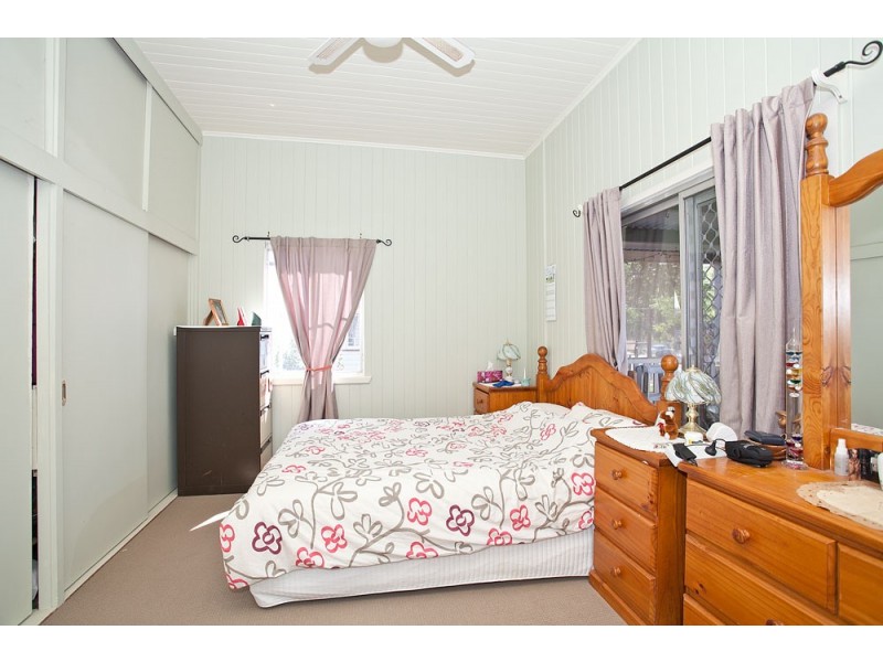 5 Griffith Road, Scarborough QLD 4020