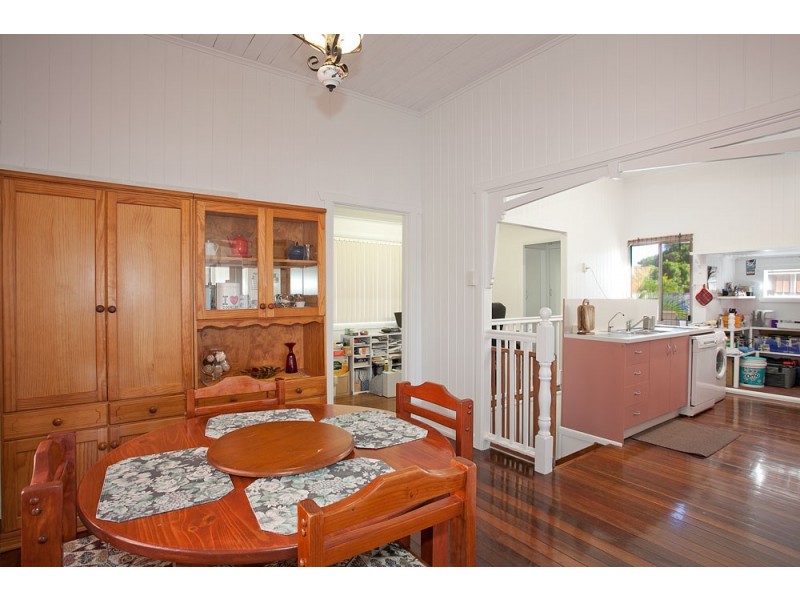 5 Griffith Road, Scarborough QLD 4020