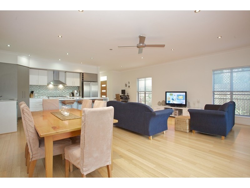 8a Donald Street, Woody Point QLD 4019