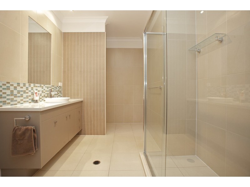 8a Donald Street, Woody Point QLD 4019