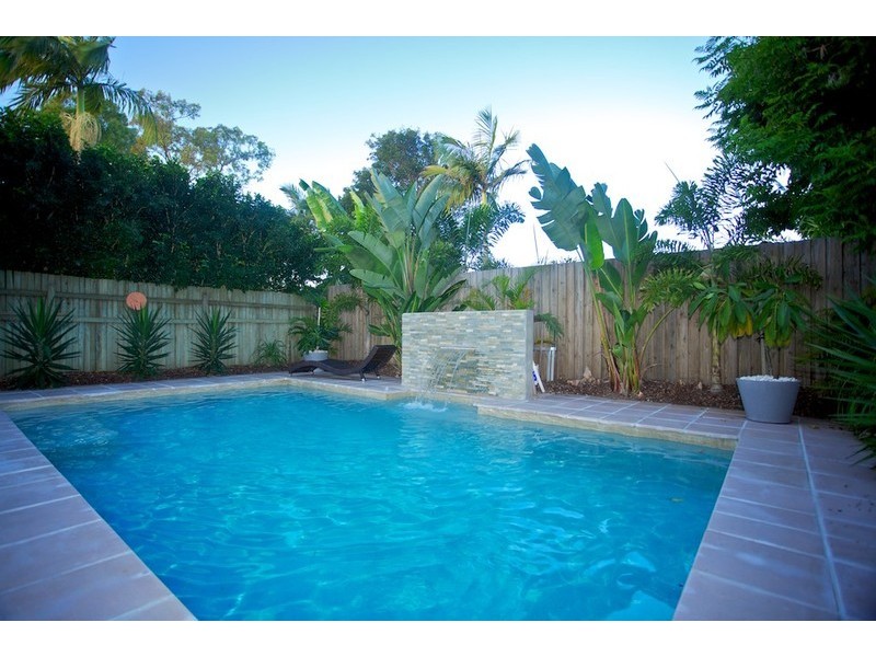 8a Donald Street, Woody Point QLD 4019