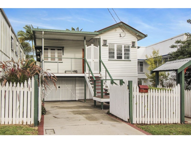 24 Donald Street, Woody Point QLD 4019