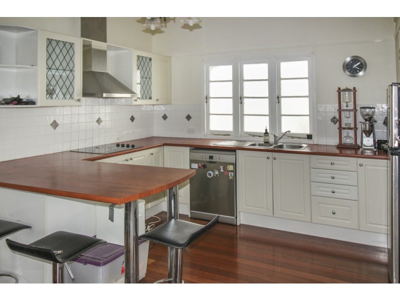 24 Donald Street, Woody Point QLD 4019